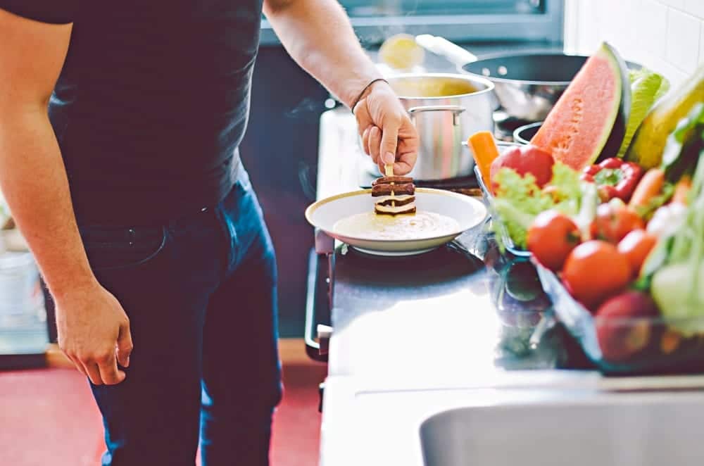 Kochen bei Michael Rivera-Hoffmann und Esben Aalvik bei "Running Papaya" in Berlin - Low Carb und vergessene Gemüsesorten | Miomente Entdeckermagazin