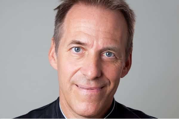 Koch Alo Theis in der Kochschule Kochbar