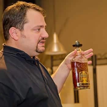 Spirituosen-Verkostungen in Wien – Erhard Ruthner lädt in die Welt von Whisky und co ein | Miomente Entdeckermagazin