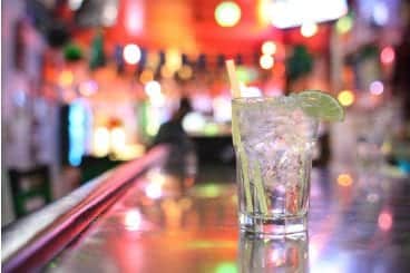 Gin-Tasting Owen Tieck