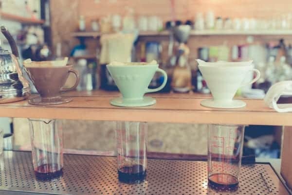 Cold Brew Coffee Zubereitung mit Handfilter