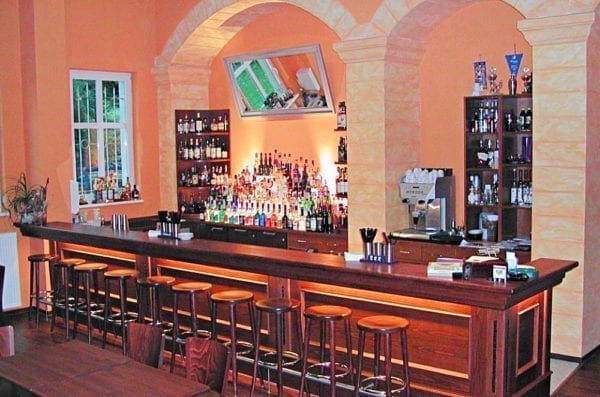 Cocktail mixen in der bar academy