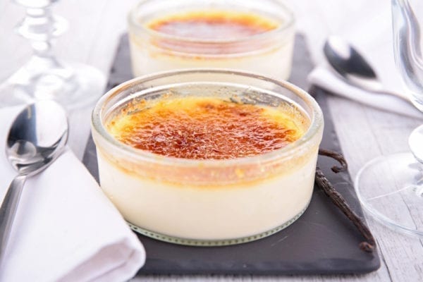 Creme Brulée mit Tonkabohnen aromatisiert