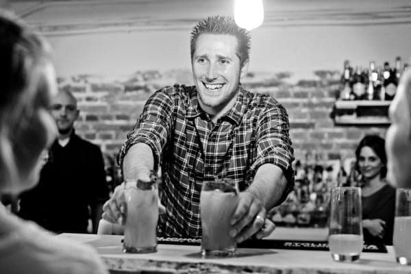 Kreative und spritzige Cocktailkurse in der Cocktailschule IN-LIVE von Markus Kern | Miomente Entdeckermagazin