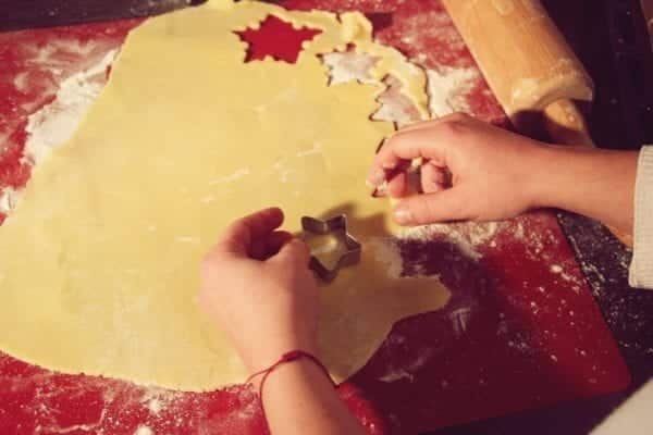 Miomente Weihnachtsrezept für Butterplätzchen: Plätzchen ausstechen