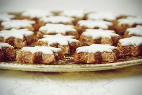 Miomente Weihnachtsrezepte für Zimtsterne: Fertige Plätzchen