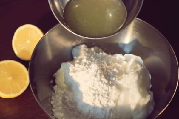 Miomente Weihnachtsrezepte für Zimtsterne: Zitronensaft hinzufügen