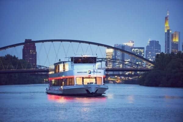 Kulinarische Schifffahrt in Frankfurt mit der Primus-Linie