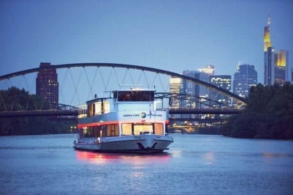 Kulinarische Schifffahrt in Frankfurt mit der Primus-Linie