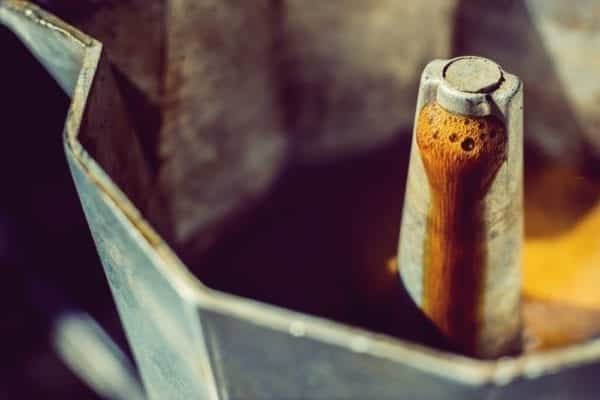 Im Wiener Kaffeehaus - Österreichische Kaffeespezialitäten: Bialetti mit frisch gebrühtem Kaffee