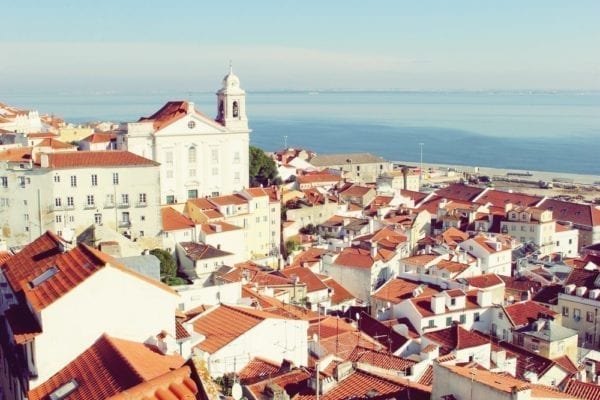 Aus Lissabnon stammen die leckeren Pastéis de Nata - Entdeckermagazin - Miomente.