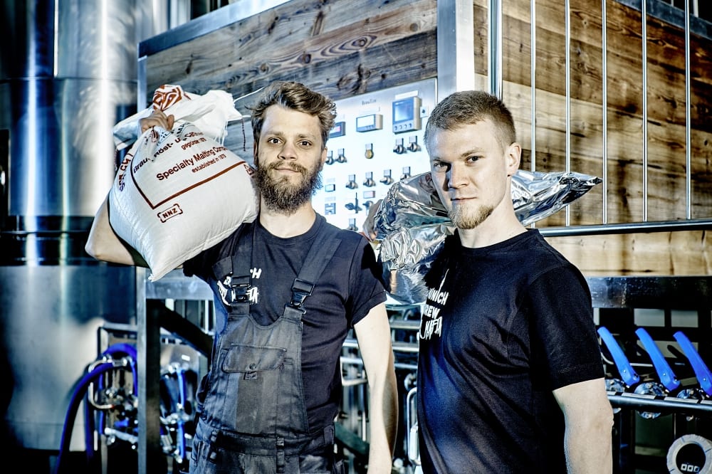 Munich Brew Mafia aus München - Bierexperten Dario Stieren und Niklas Zerhoch: Brauvorgang Citra Pils "Don Limone" – Miomente Entdeckermagazin