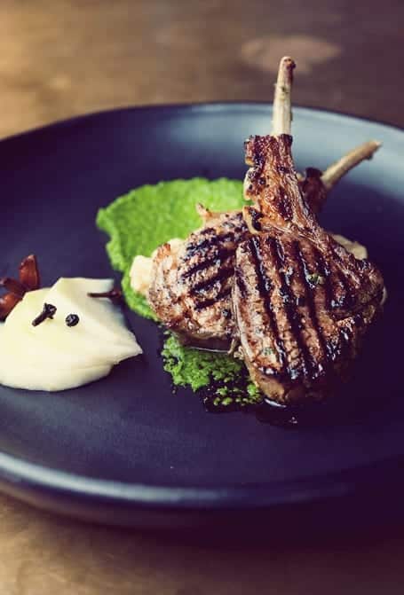 Rezept mit Lamm aus NOPI - Das Kochbuch erschienen im DK Verlag - Entdeckermagazin Miomente