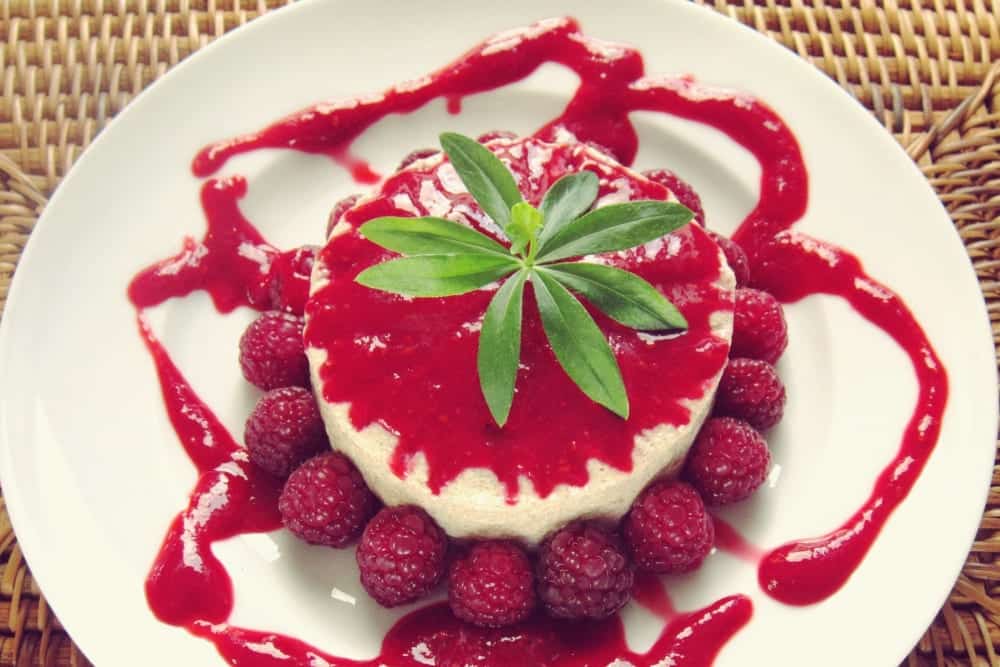 Vegane Kochkurse bei Silvia Lehmann aus Stuttgart - Panna Cotta auf Himbeerspiegel | Miomente Entdeckermagazin