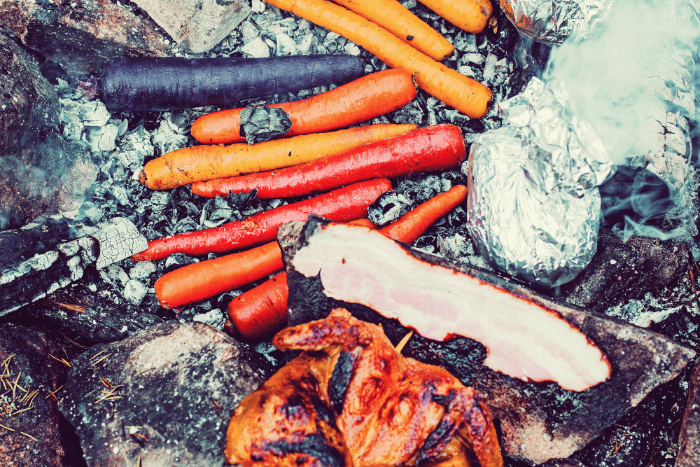 Kochbuch "Das Lagerfeuer Kochbuch" von Niklas Ekstedt - 95 Gerichte für draußen | Miomente Entdeckermagazin