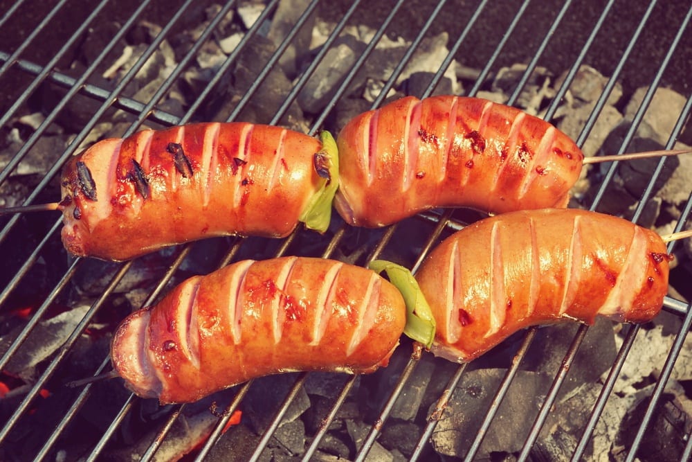 Wurst vom Grill - Cervelat -Entdeckermagazin - Miomente