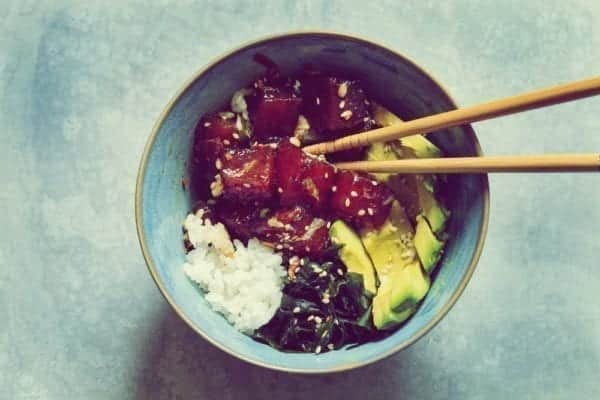 Poke Bowl mit Thunfisch - Entdeckermagazin - Miomente