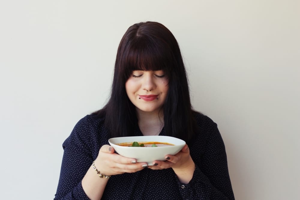 Unser Rezept für eine wärmende und feurige rote Kokos-Linsensuppe aus der Miomente-Küche | Miomente Entdeckermagazin