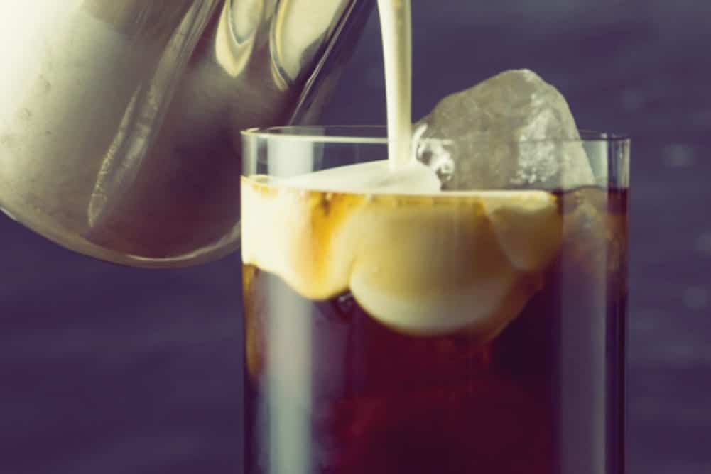 Thai-Latte mit cremiger Kokosmilch -Entdeckermagazin - Miomente