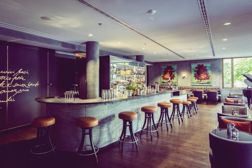 Location Sophia's Bar im "The Charles Hotel" in München - Spritzige und Fruchtige Cocktailkurse | Miomente Entdeckermagazin
