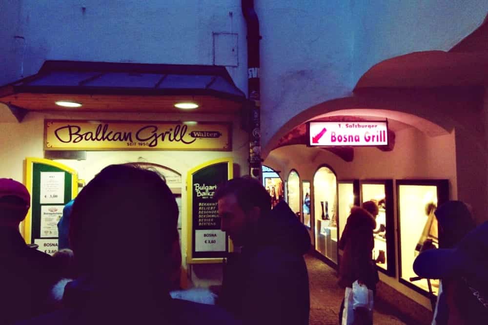 Erster und ältester Bosna-Stand Salzburgs –Kulinarischer Reiseführer Salzburg | Miomente Entdeckermagazin