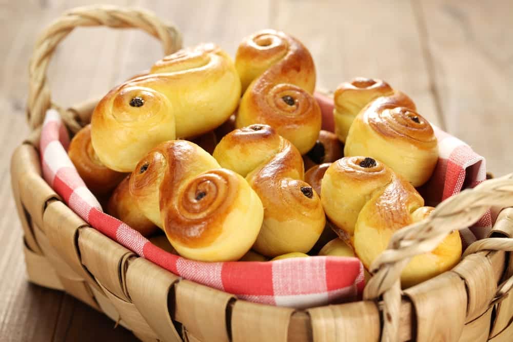 Lussekatt - schwedisches Hefeteilchen