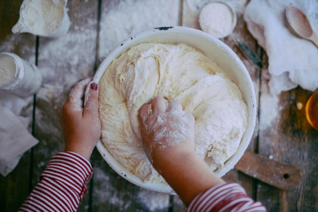 Hefeteig Schritt für Schritt Anleitung
