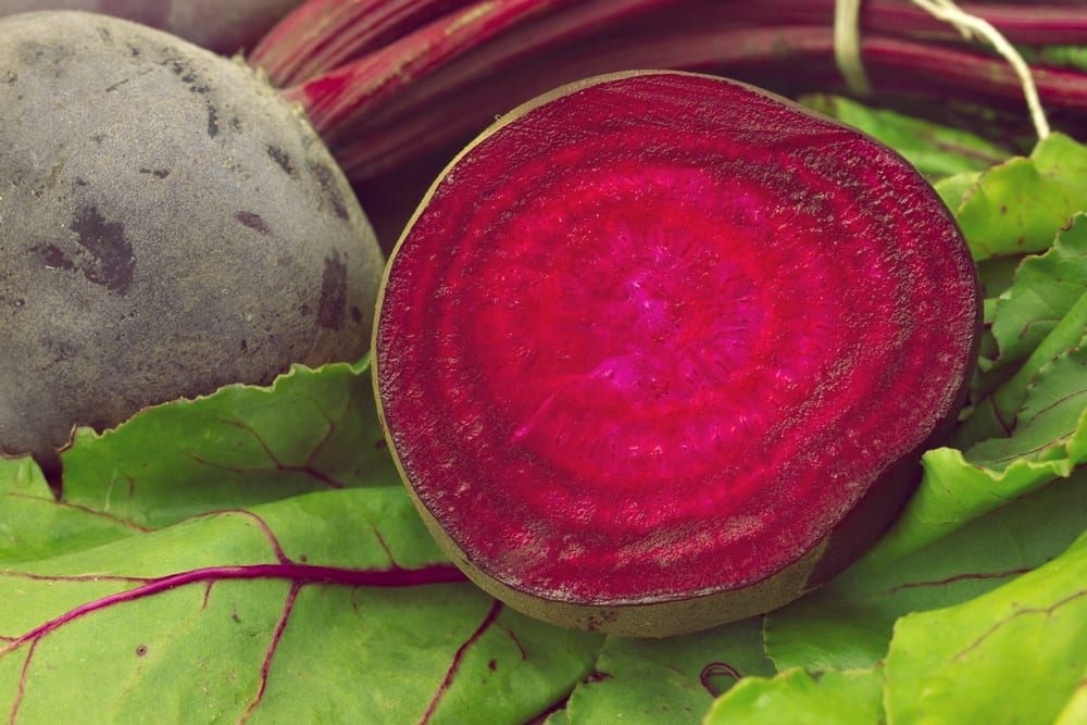 Rezept für einen saftigen Schokoladekuchen mit roter Bete, Feigen und Walnüssen – Rezept für Clean Eating oder Paleo | Miomente Entdeckermagazin