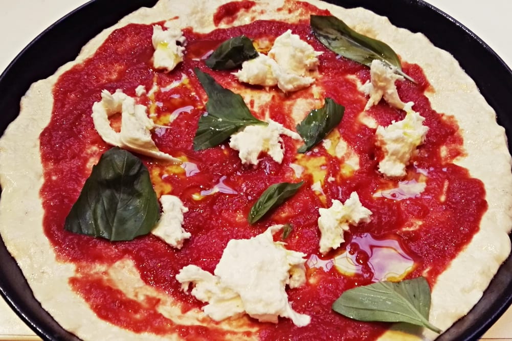 Italienische Kochkurse in der Kochschule "Vesbar" in München – Kochen zwischen Vespas und Werkzeugen | Miomente Entdeckermagazin