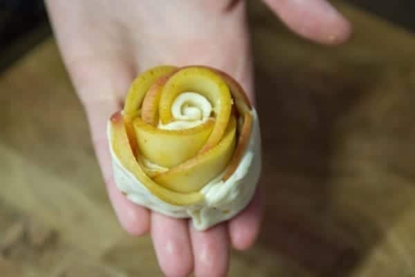 Rezept für Apfelrosen: Apfelrose hübsch gerollt - Entdeckermagazin - Miomente