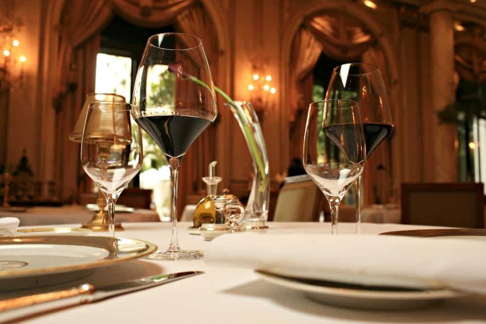 Zwiesel Kristallgläser – Herstellung eines edlen Weinglases mit Tradition | Miomente Entdeckermagazin