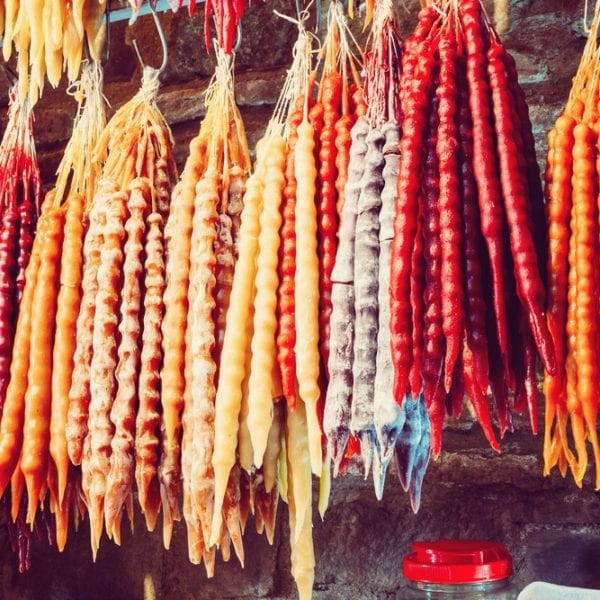 Wie isst Georgien? Georgisches Snickers. Entdeckt die neue Trendküche aus Georgien. Entdeckermagazin - Miomente