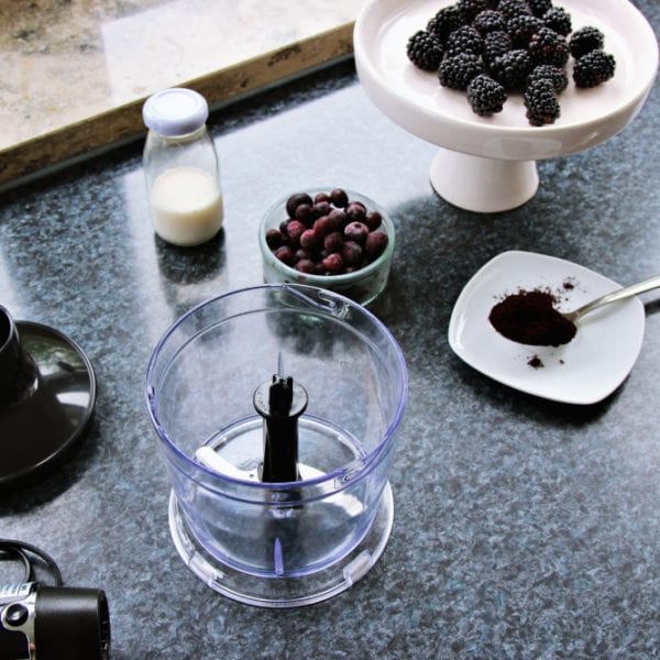 Eis selber machen: Brombeereis - Entdeckermagazin Miomente