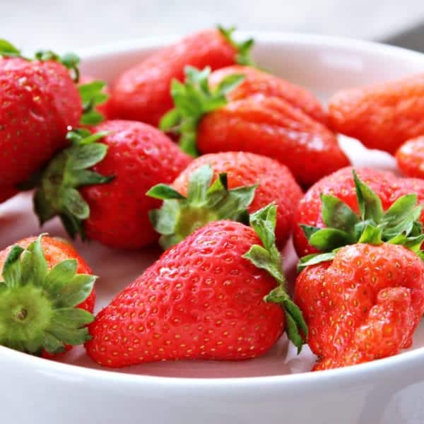 Eis selber machen: Erdbeeren - Entdeckermagazin Miomente