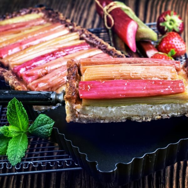 rhabarberkuchen im Blech mit Blätterteig