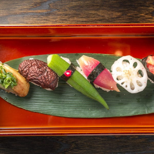 Kunstvoll arrangiertes Sashimi