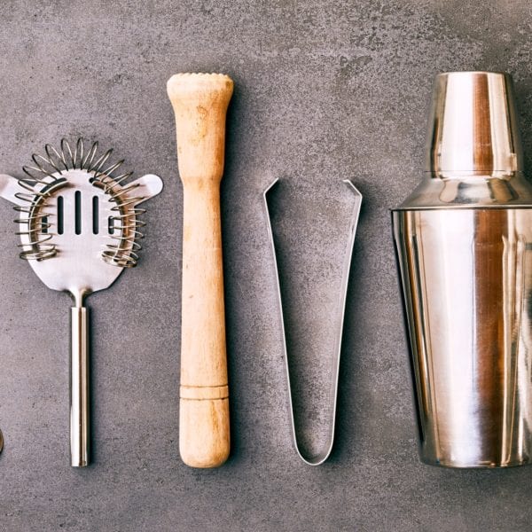 Bar-Equipment-Quiz: Was brauche ich für meine Hausbar – Zange, Shaker | Entdeckermagazin Miomente