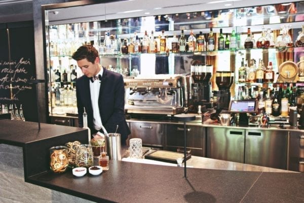 Bar-Equipment-Quiz: Was brauche ich für meine Hausbar und Interviews mit Roamn Kern | Entdeckermagazin Miomente