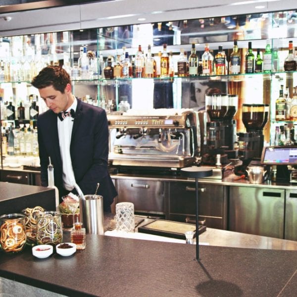 Bar-Equipment-Quiz: Was brauche ich für meine Hausbar und Interviews mit Roamn Kern | Entdeckermagazin Miomente