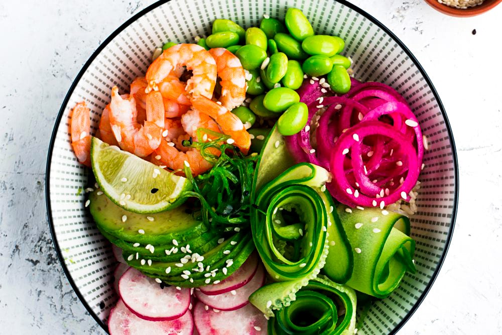 Poke-Bowl mit Edamame | Entdeckermagazin Miomente