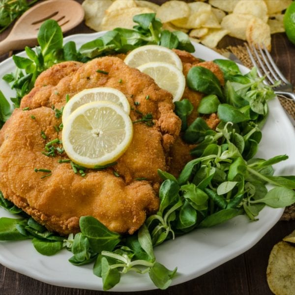 Schnitzel servieren