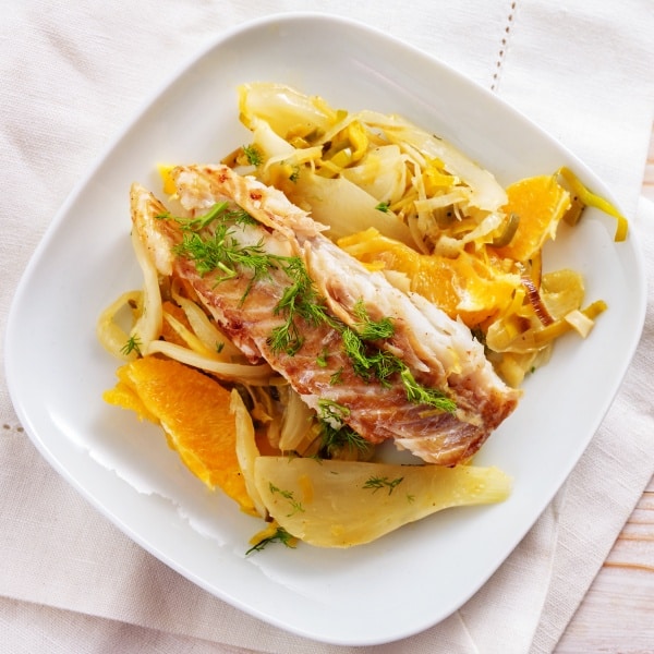 Fisch mit Orange, Fenchel und Datteln