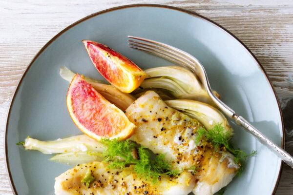 Fisch in Backpapier mit Fenchel und Gewürzen
