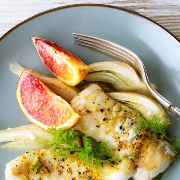 Fisch in Backpapier mit Fenchel und Gewürzen