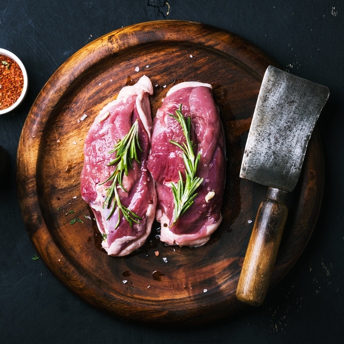 Entenbrust mit Cassis-Sauce und Süßkartoffel-Sellerie-Püree – Festliches Wintergericht.