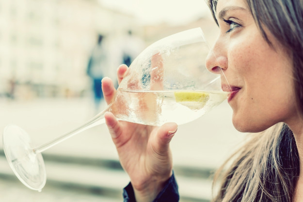 Schick Belgique – Sonne, Antipasti und Wein