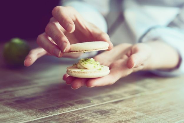 Backkurs-Gutschein – Lerne, wie man Macarons herstellt