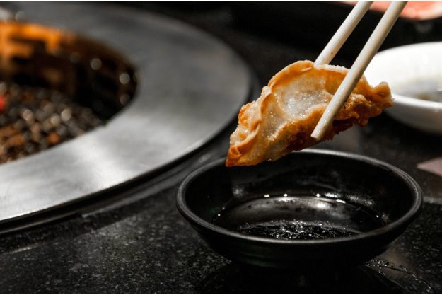 Japan-Kochkurs Köln – Gyoza mit Stäbchen essen