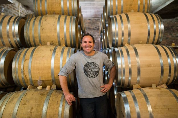 Weinseminar Köln: Weinfässer im Lager