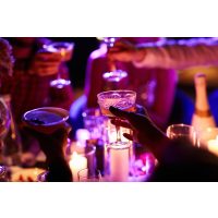 Cocktail-Tasting in Frankfurt – Kerzenlicht-Ambiente